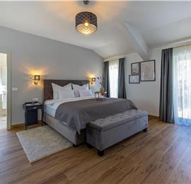 5 bedroom villa with pool near Crikvenica, sleeps 10